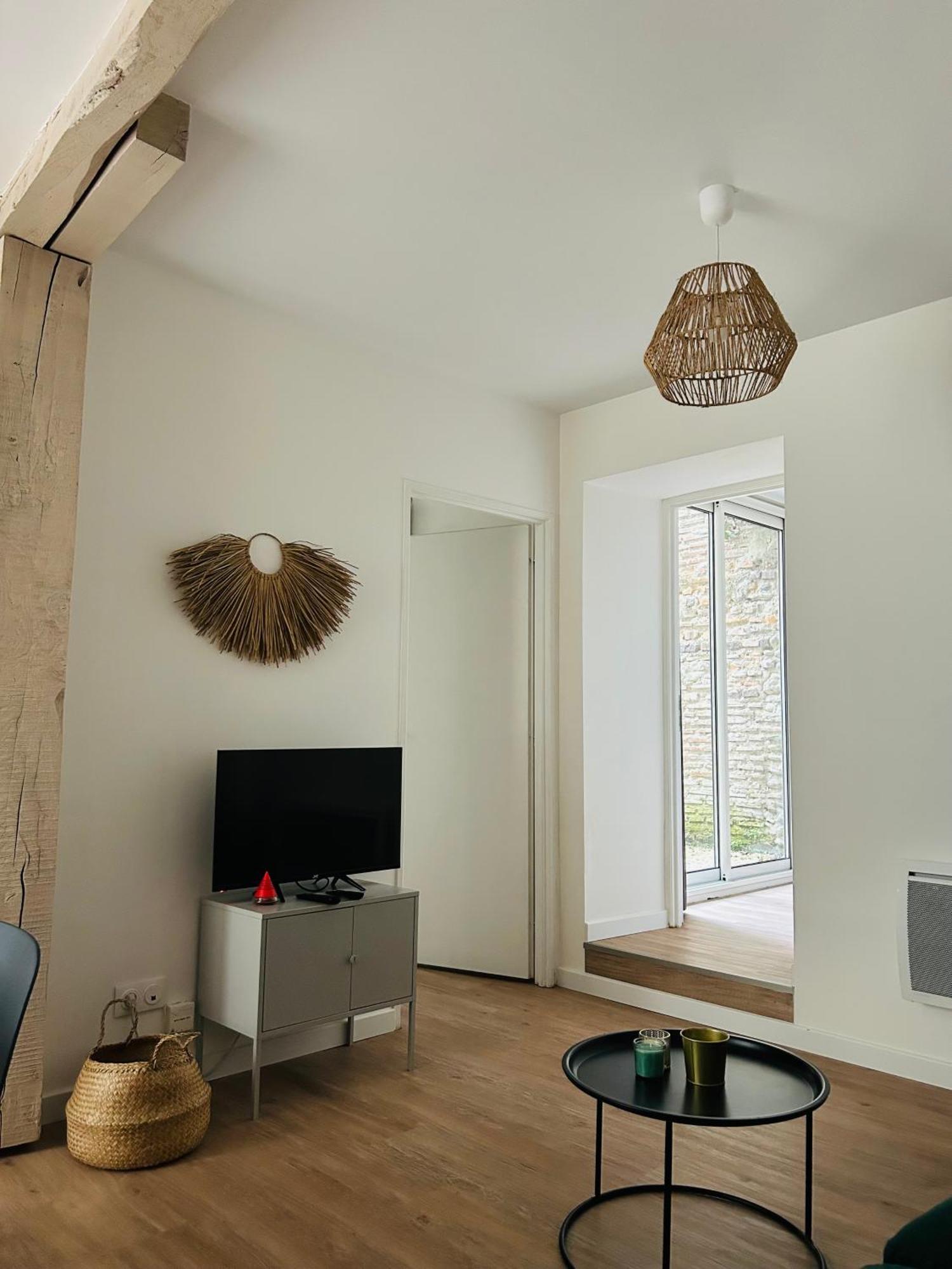 Le Patio : Appartement Chic 3 Chambres Au Coeur De Pau Bagian luar foto