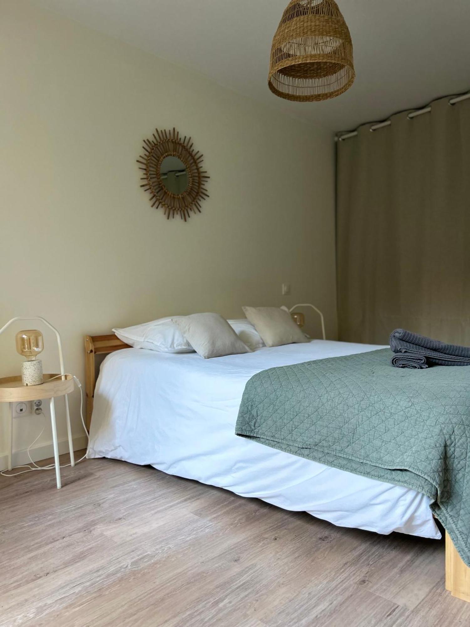 Le Patio : Appartement Chic 3 Chambres Au Coeur De Pau Bagian luar foto