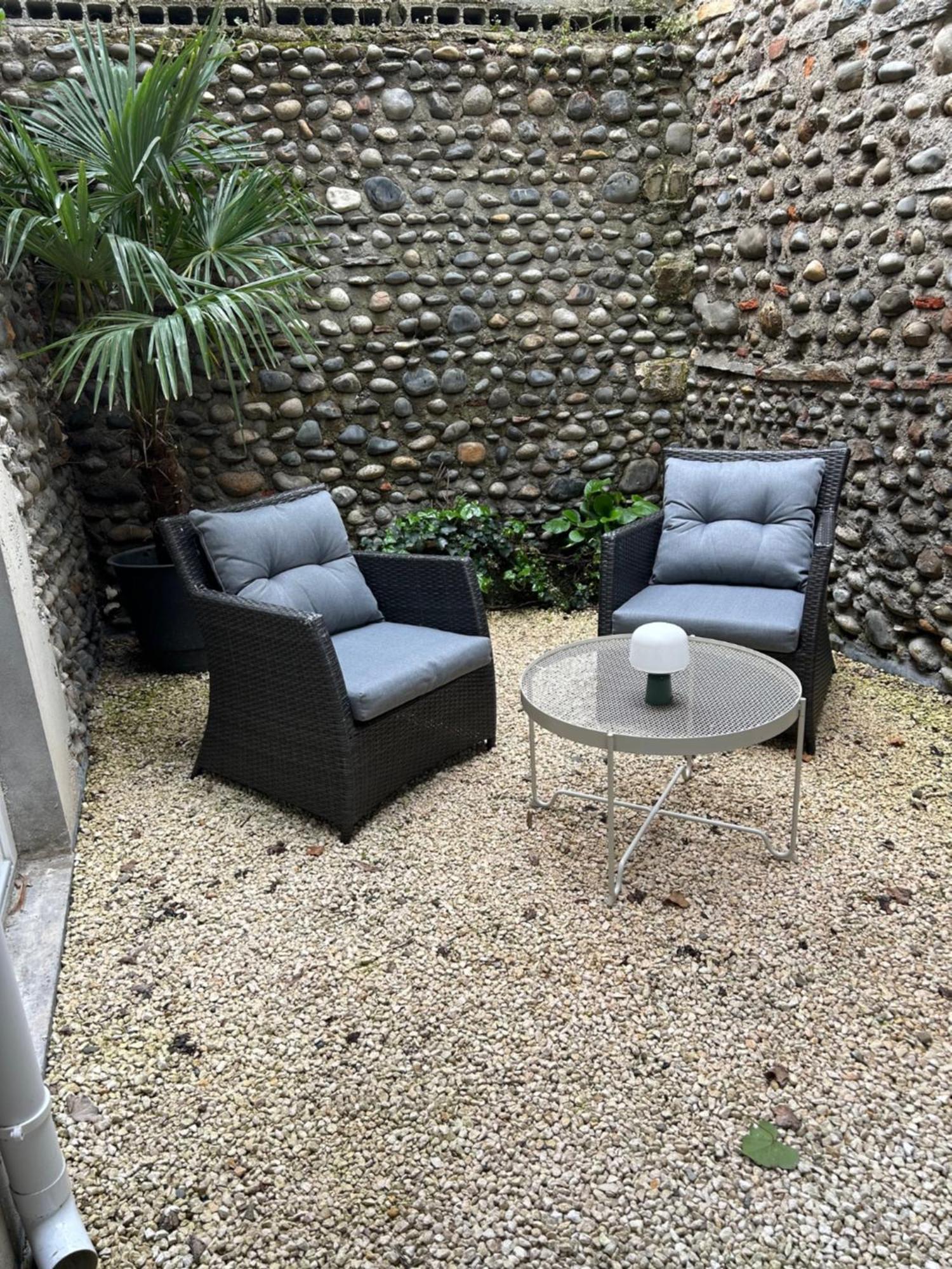 Le Patio : Appartement Chic 3 Chambres Au Coeur De Pau Bagian luar foto